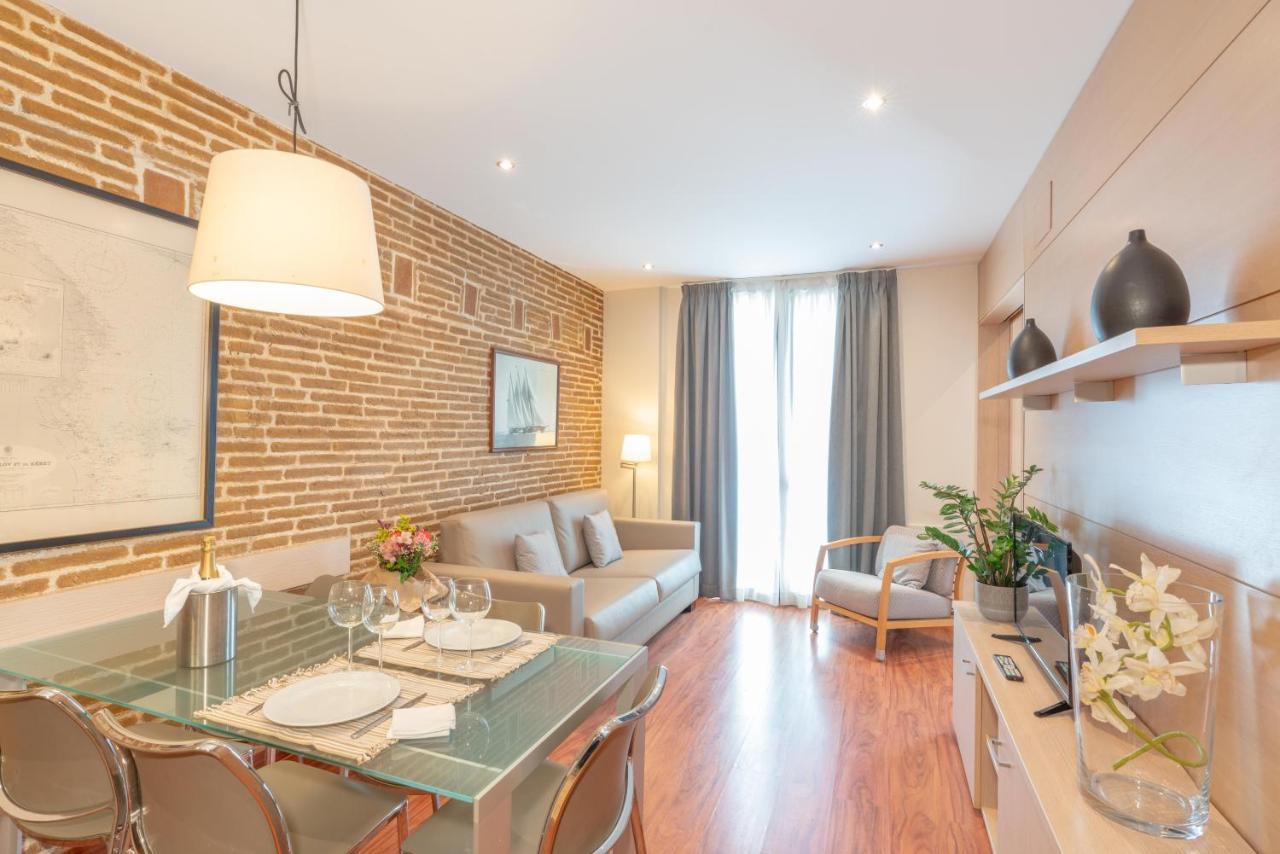 Serennia Cest Apartamentos Arc De Triomf Barcelona Bagian luar foto