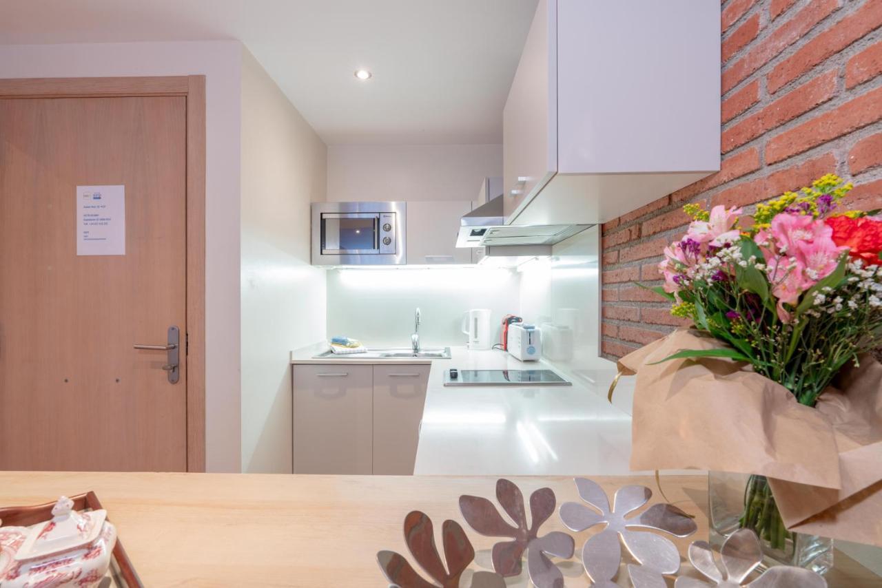 Serennia Cest Apartamentos Arc De Triomf Barcelona Bagian luar foto