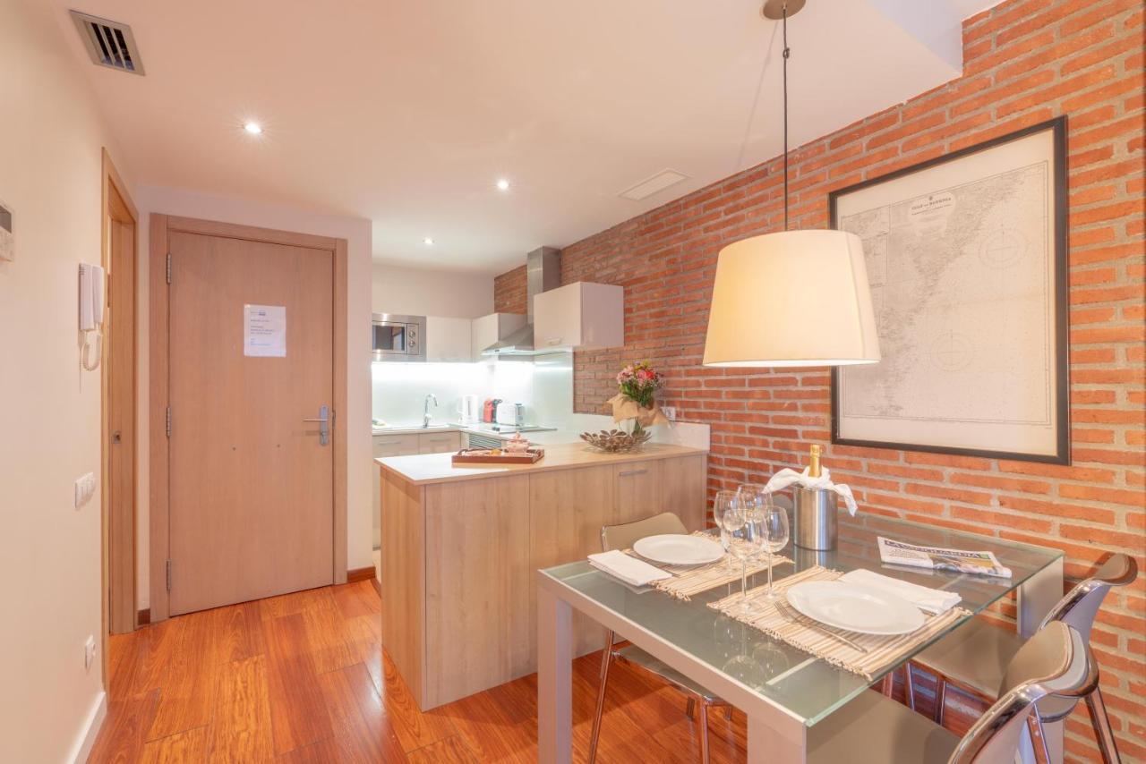 Serennia Cest Apartamentos Arc De Triomf Barcelona Bagian luar foto