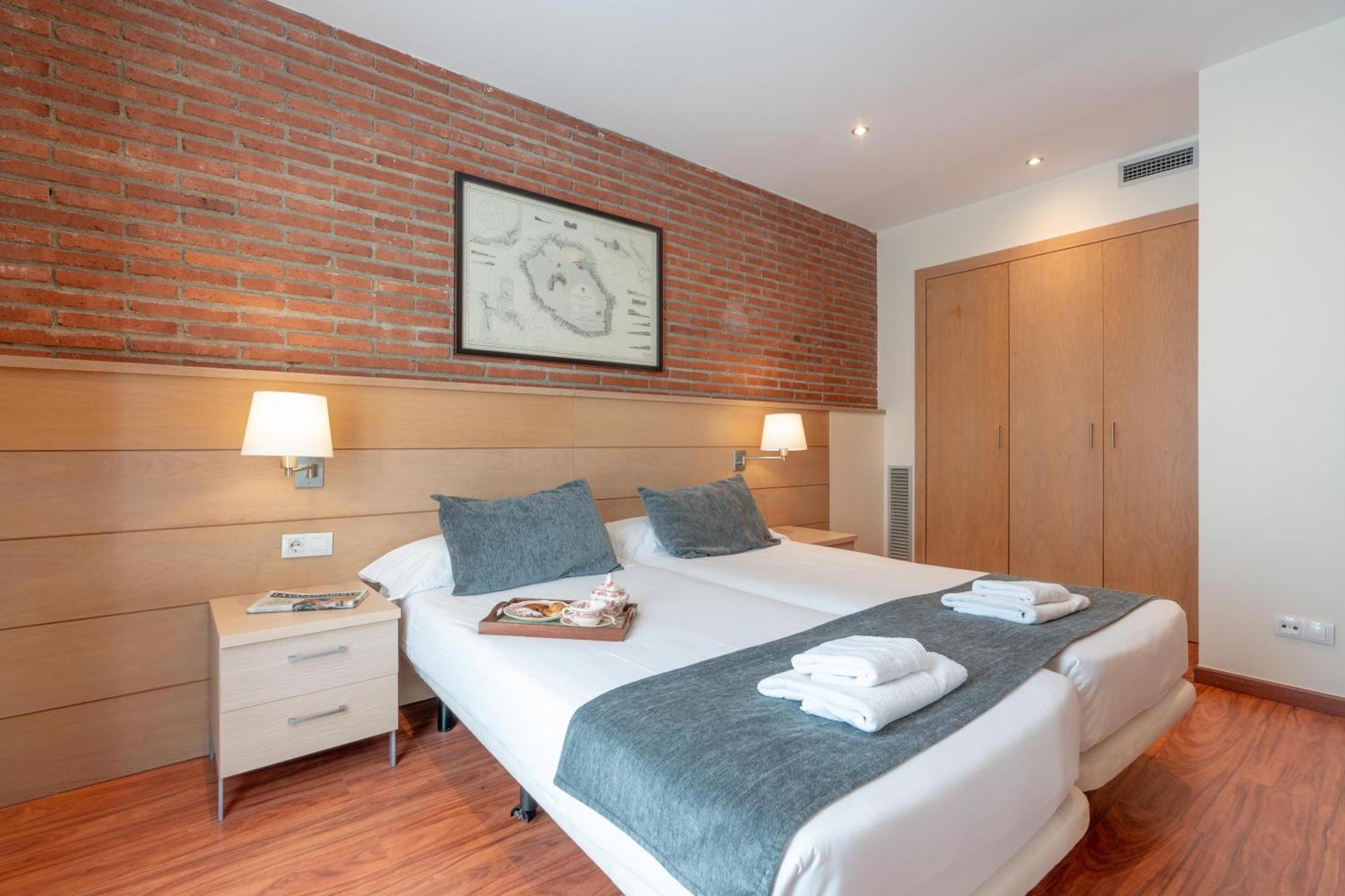 Serennia Cest Apartamentos Arc De Triomf Barcelona Bagian luar foto