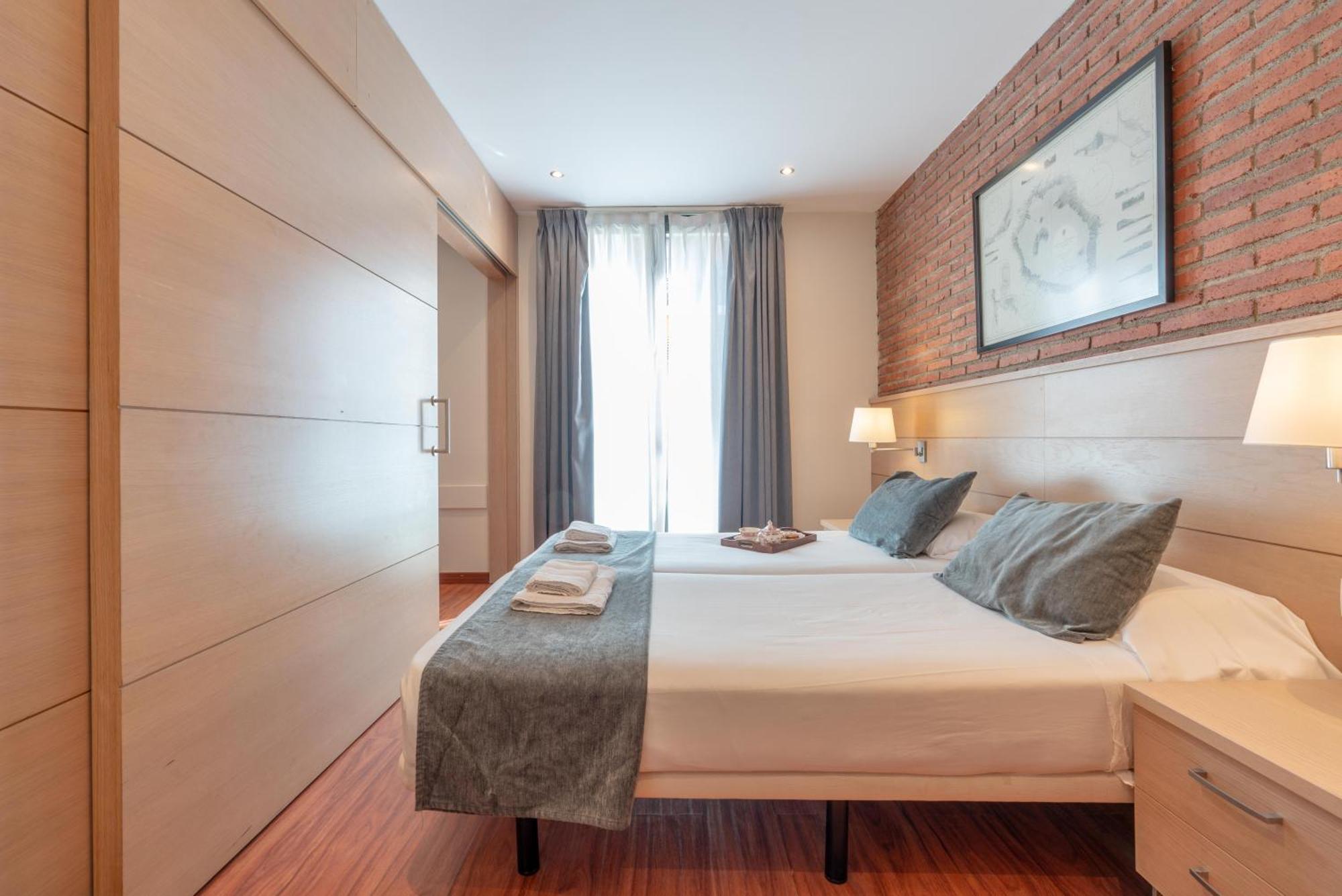 Serennia Cest Apartamentos Arc De Triomf Barcelona Bagian luar foto