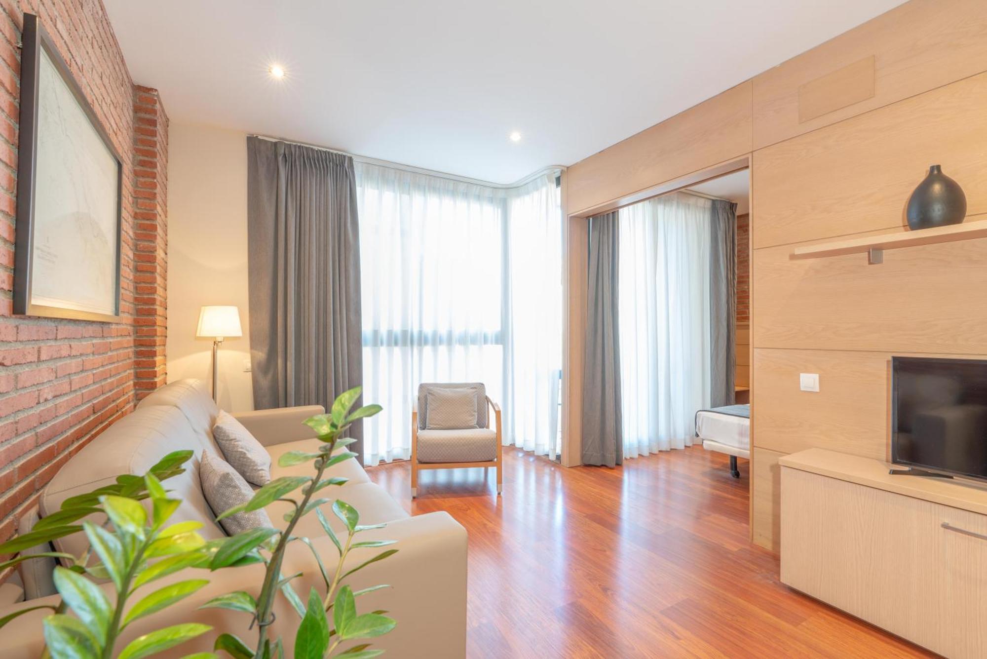 Serennia Cest Apartamentos Arc De Triomf Barcelona Bagian luar foto