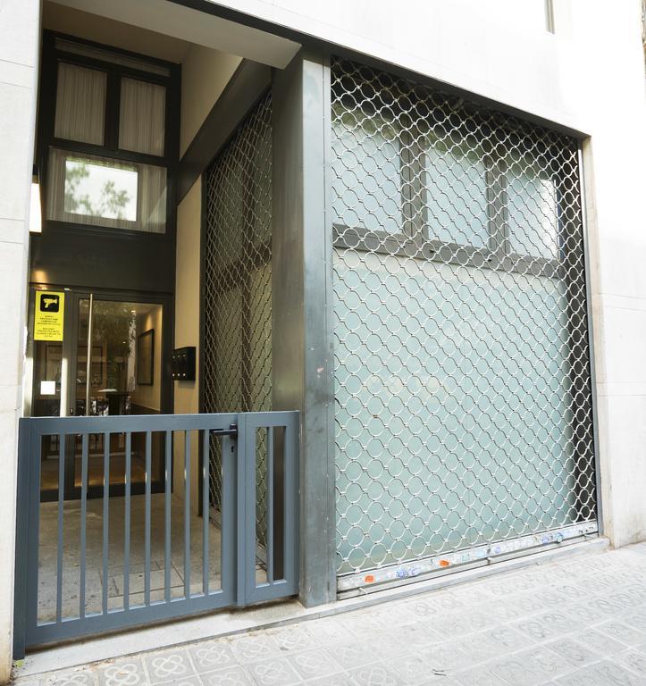 Serennia Cest Apartamentos Arc De Triomf Barcelona Bagian luar foto
