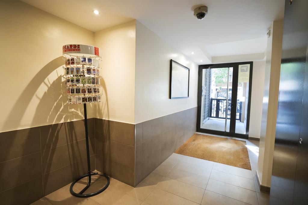 Serennia Cest Apartamentos Arc De Triomf Barcelona Bagian luar foto