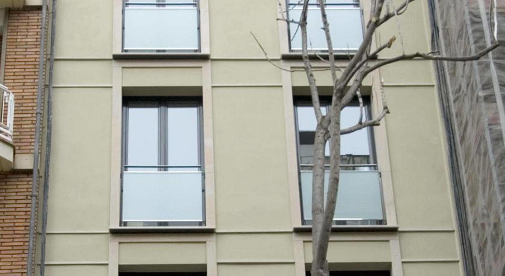 Serennia Cest Apartamentos Arc De Triomf Barcelona Bagian luar foto
